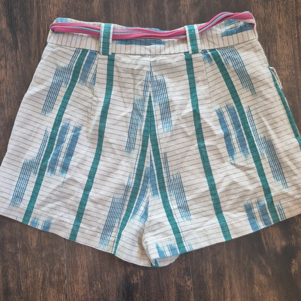 URBAN OUTFITTERS Eva Ikat Ethnic Print Belted Boho Shorts 4/S Small UO